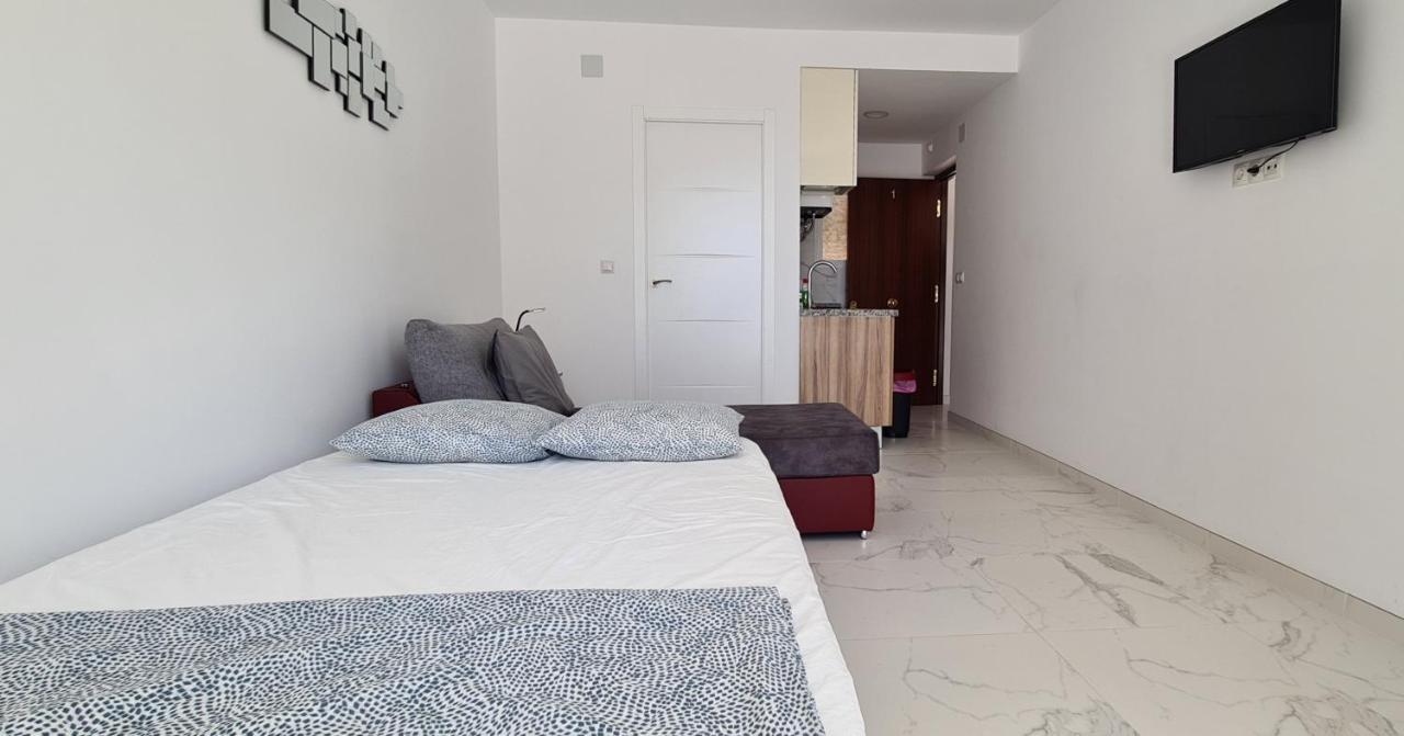 Babylon Tourist Apartments Benalmádena Exteriör bild